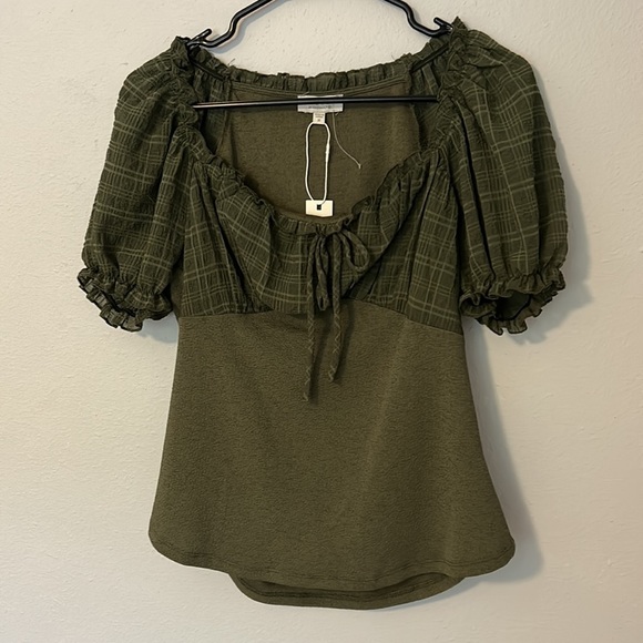 Status by Chenault Tops - NWT Status by Chenault blouse, women’s size medium. Dark green, boho.